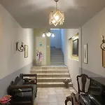 Located Melina 2 Escape בית הארחה קלמאטה
