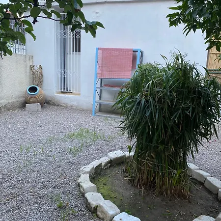 Located Melina 2 Escape 3*