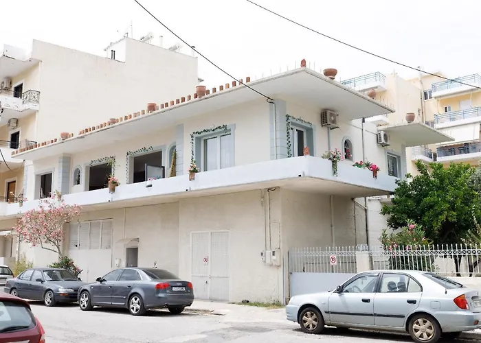 Located Melina 2 Escape 3*