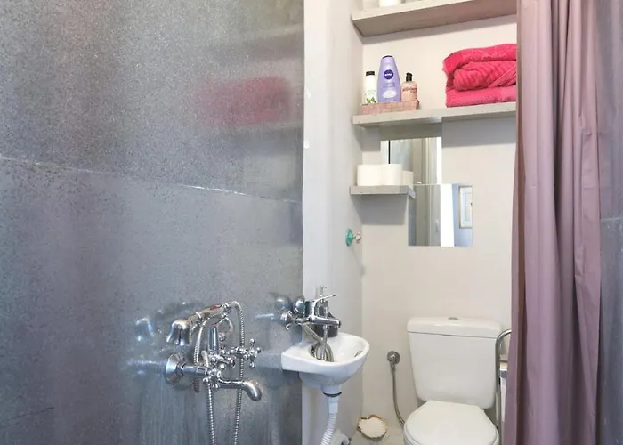 Located Melina 2 Escape קלמאטה