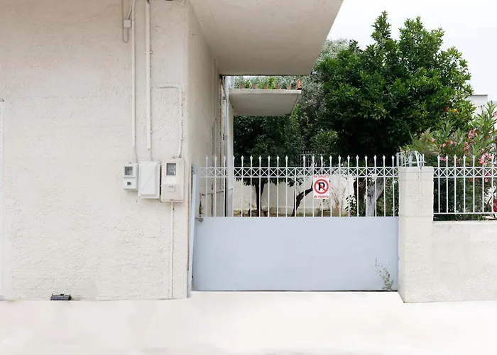 Located Melina 2 Escape Kalamata